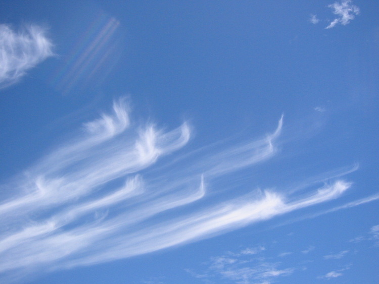 Streaky cloud patterns